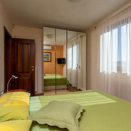 4 Bedroom Amazing In *