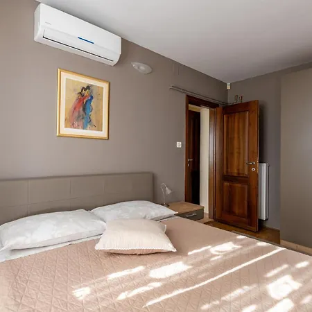 Gorgeous Home In Vrsar