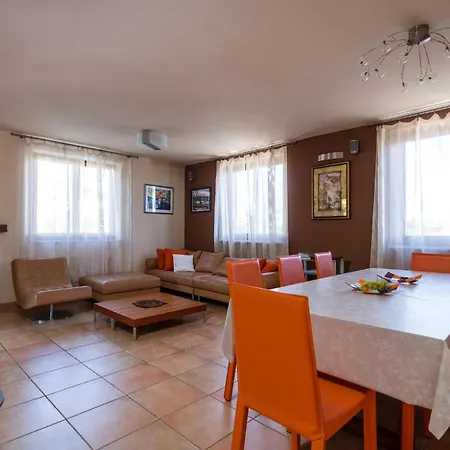 4 Bedroom Amazing In بيت للعطل
