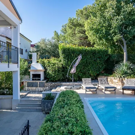 4 Bedroom Amazing In بيت للعطل *
