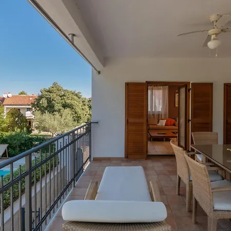 38 بيت للعطل فيرسار