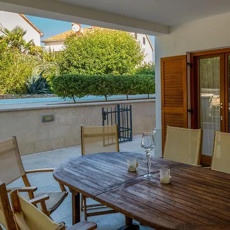 Gorgeous Home In Vrsar *